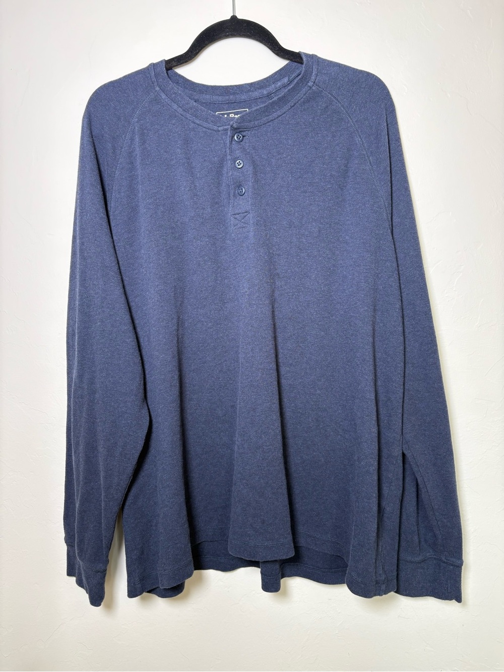 LL Bean Shirt Mens XL Regular Carefree Unshrinkable Henley LS Tee Cotton Navy